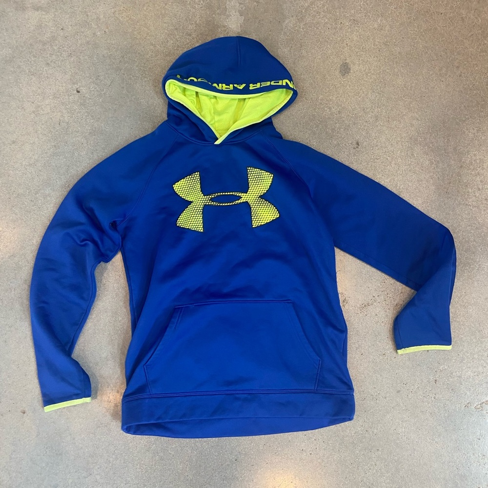Under Armour Hoodie. Size Youth XL. Very good condition.